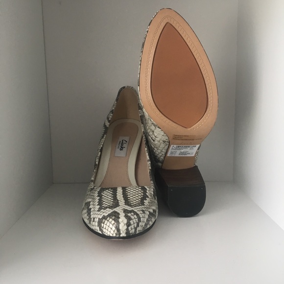 clarks heels - Picture 4 of 5
